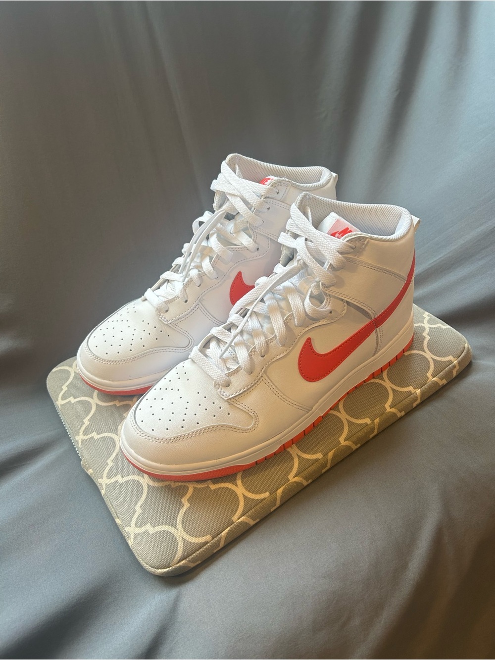 Nike Dunk High OG
"PICANTE RED" (GREAT CONDITION)